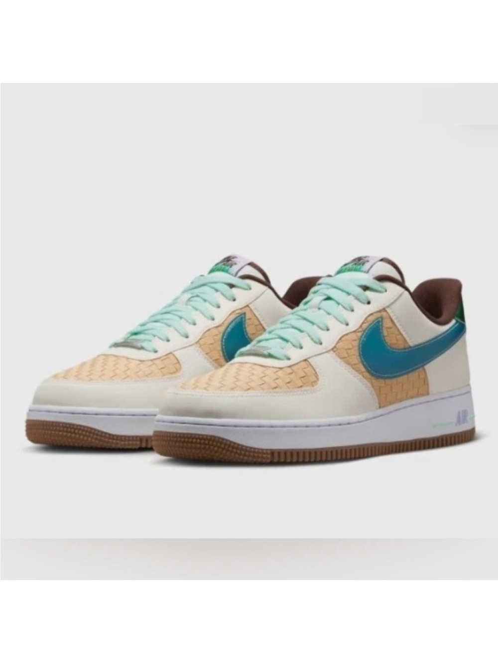 NEW Nike Air Force 1 Retro QS